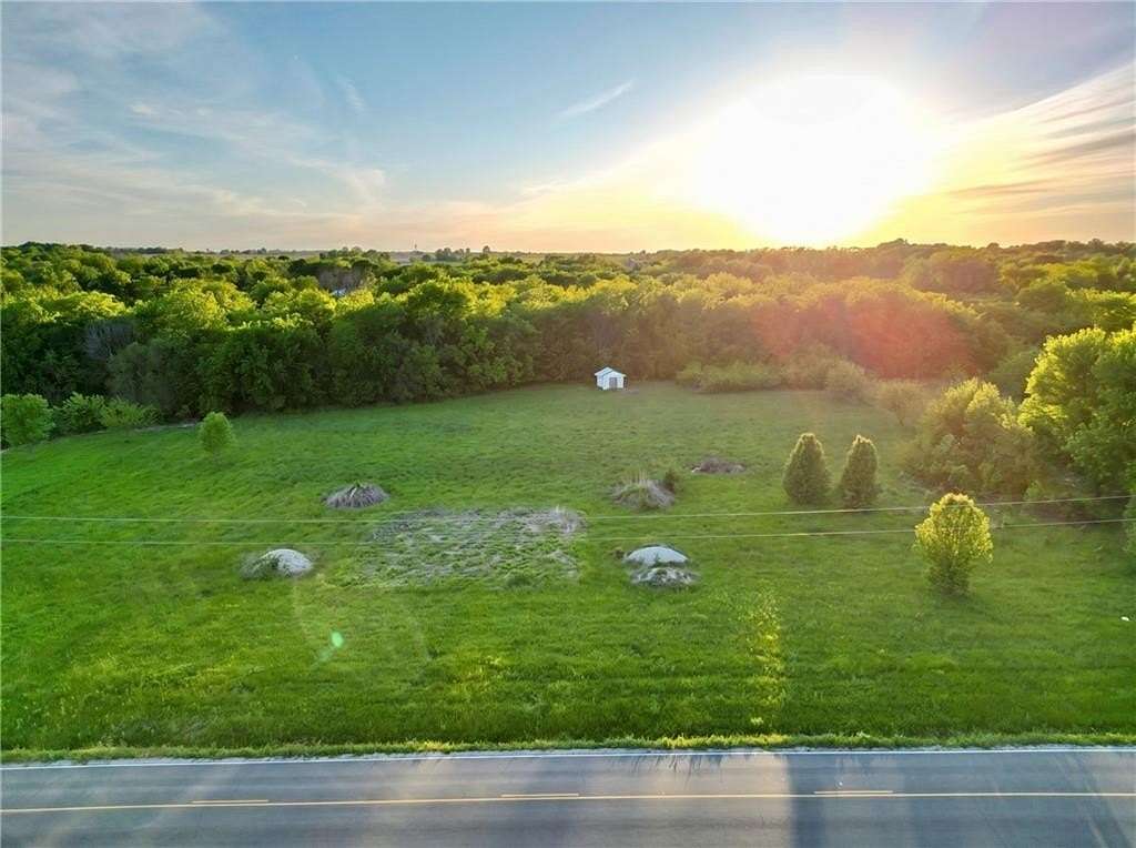 3 Acres of Land for Sale in Sedalia, Missouri