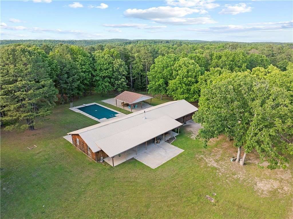105 Acres of Land with Home for Sale in Yellville, Arkansas
