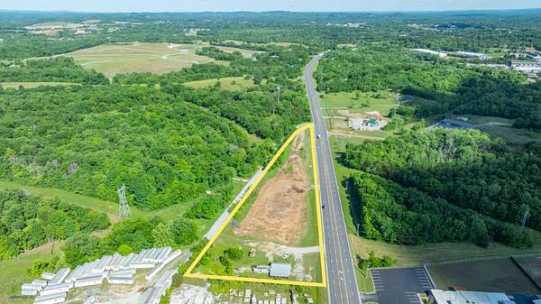 5 Acres of Commercial Land for Sale in Columbia, Tennessee