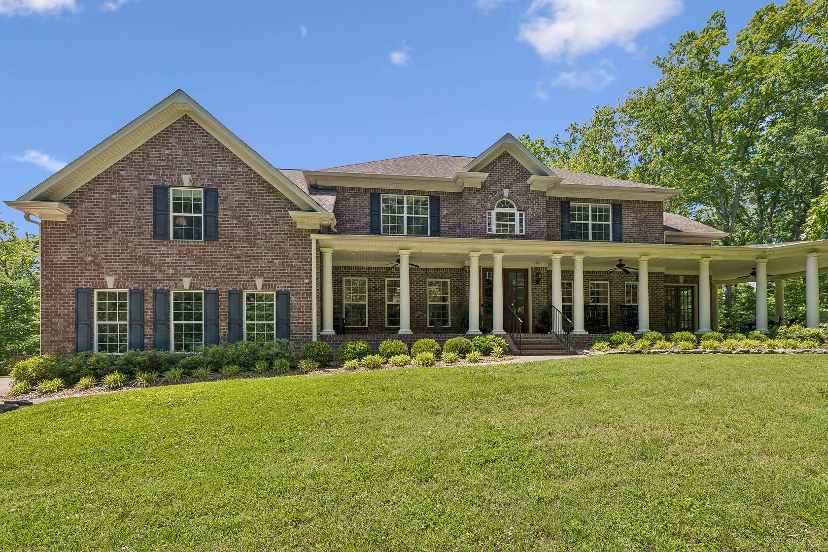 4.1 Acres of Land with Home for Sale in Brentwood, Tennessee