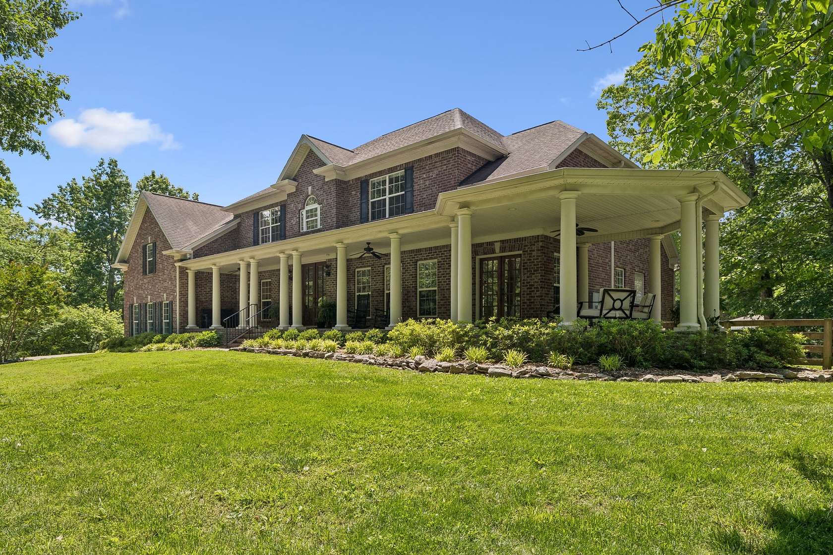 4.1 Acres of Land with Home for Sale in Brentwood, Tennessee