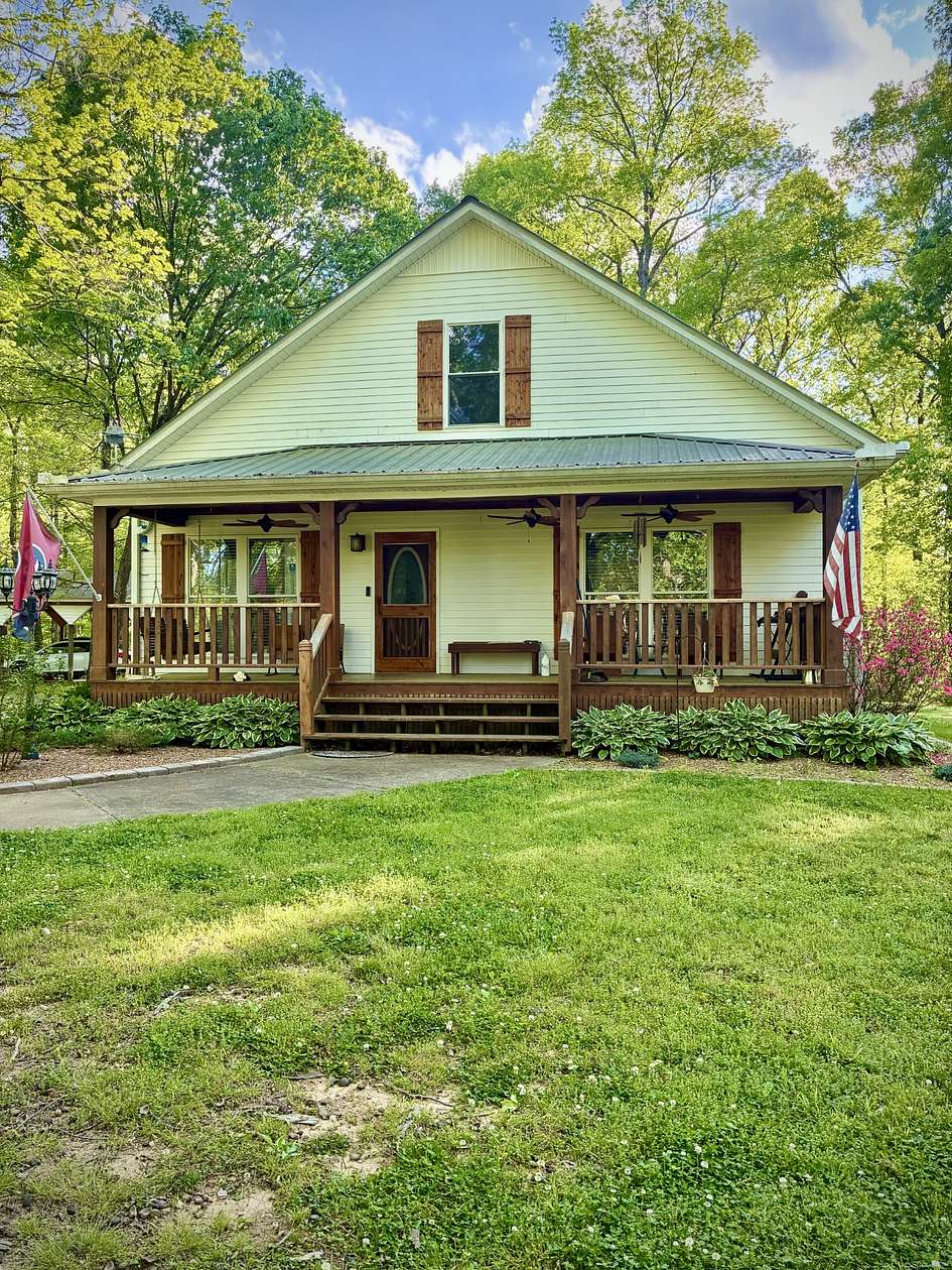 9.2 Acres of Land with Home for Sale in Columbia, Tennessee