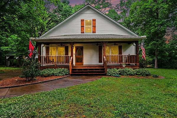9.2 Acres of Land with Home for Sale in Columbia, Tennessee