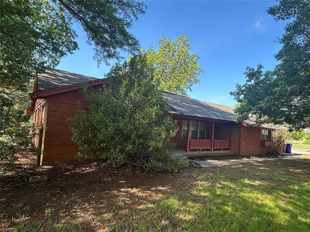 2.5 Acres of Land with Home for Sale in Norman, Oklahoma