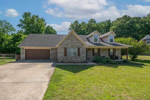 1.69 Acres of Land with Home for Sale in Munford, Tennessee