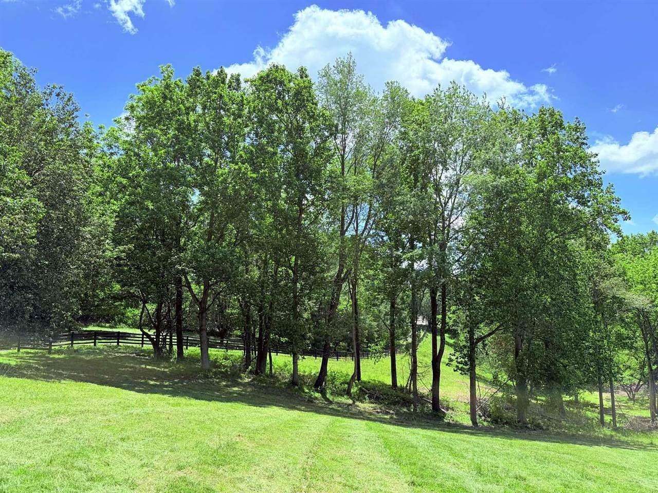9.7 Acres of Land for Sale in Bowling Green, Kentucky