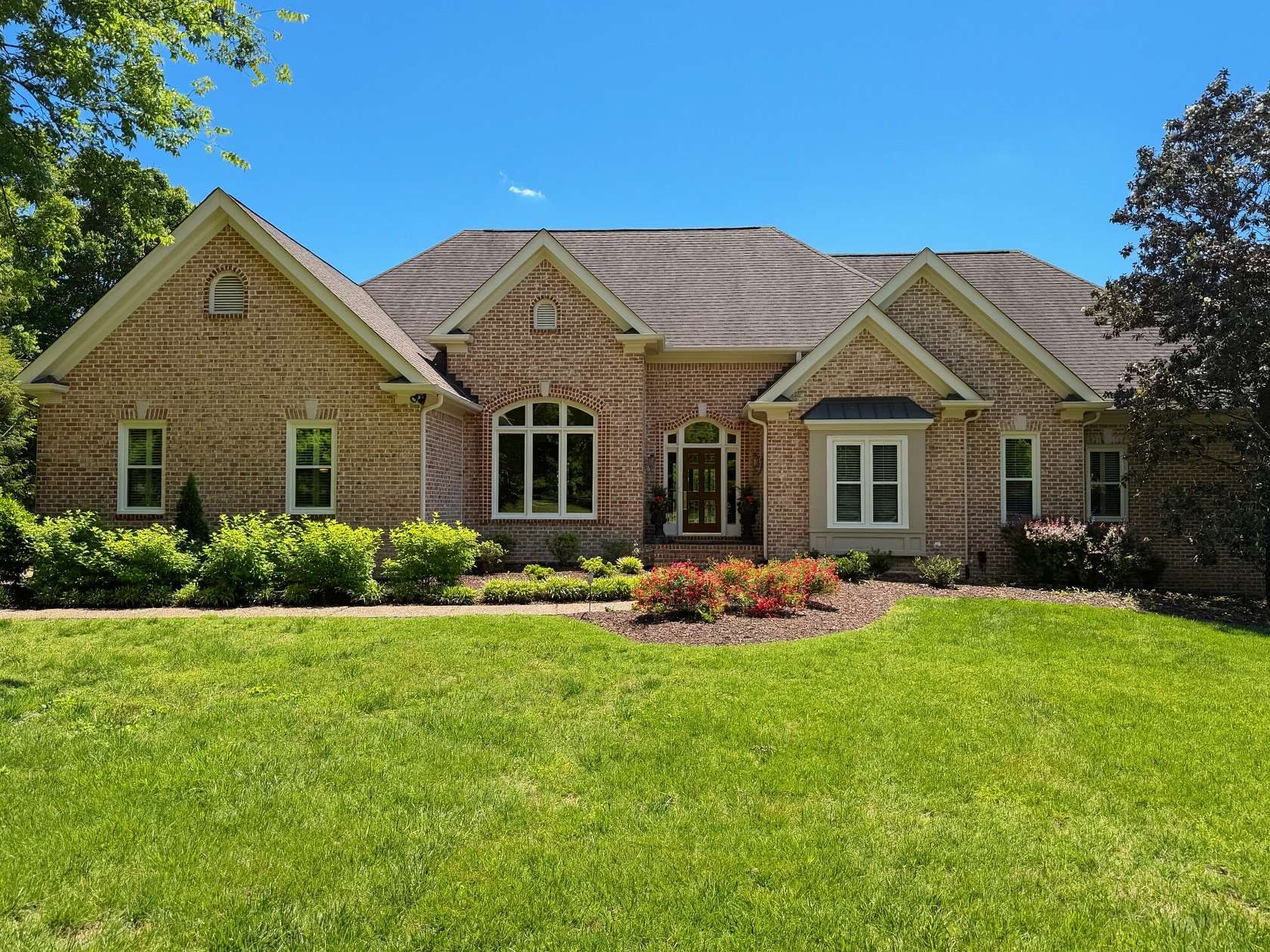 1.54 Acres of Land with Home for Sale in Franklin, Tennessee
