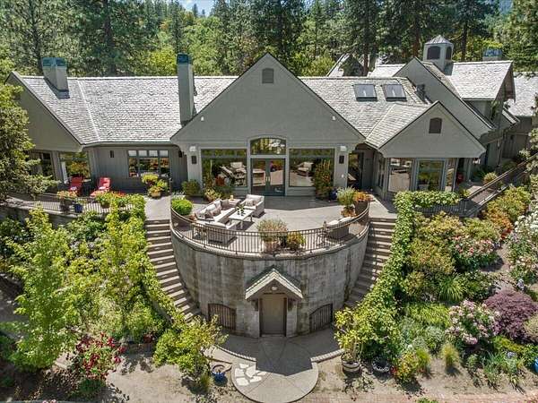 2 Acres of Land with Home for Sale in Ashland, Oregon