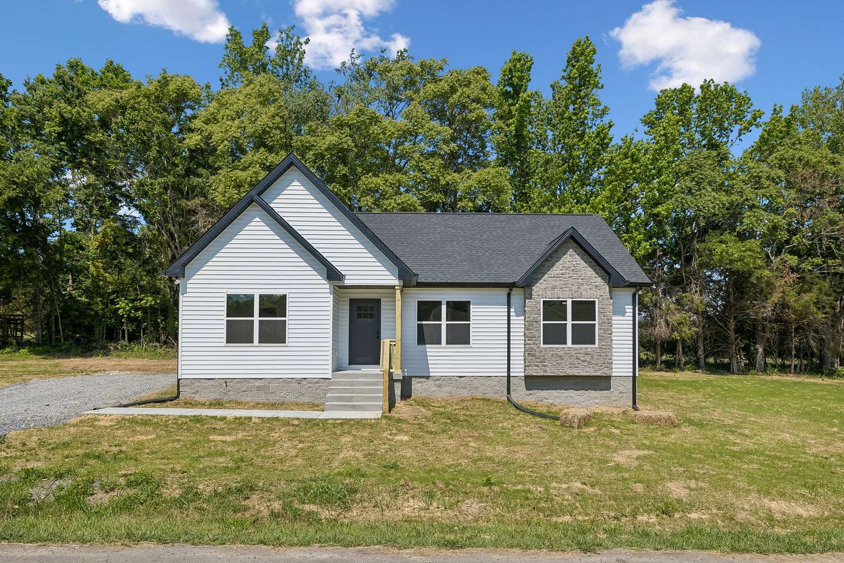 1.57 Acres of Land with Home for Sale in Lafayette, Tennessee