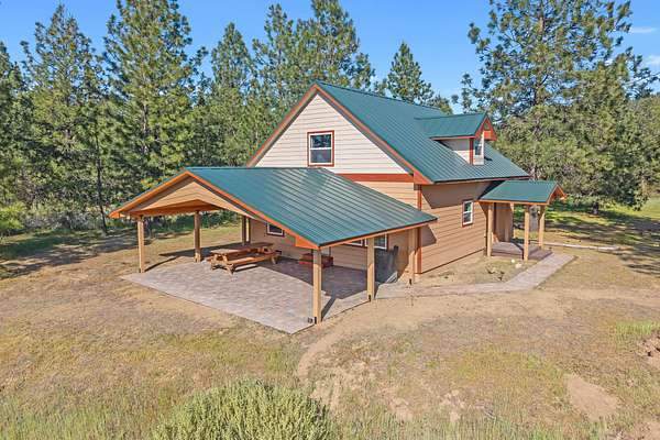 10 Acres of Land with Home for Sale in Fruitland, Washington