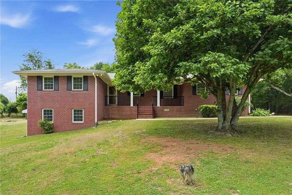 2.53 Acres of Land with Home for Lease in Winder, Georgia