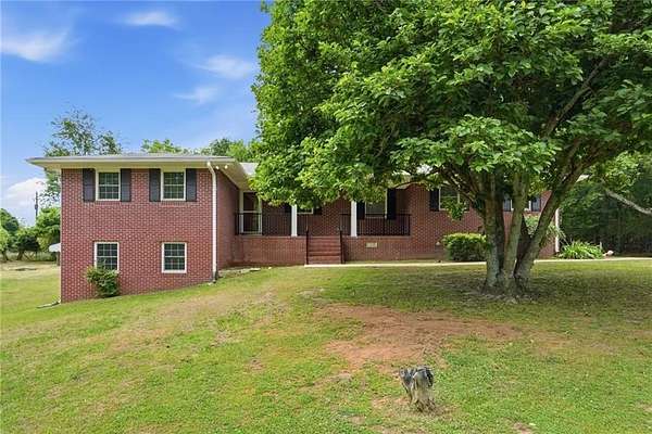 2.53 Acres of Land with Home for Lease in Winder, Georgia