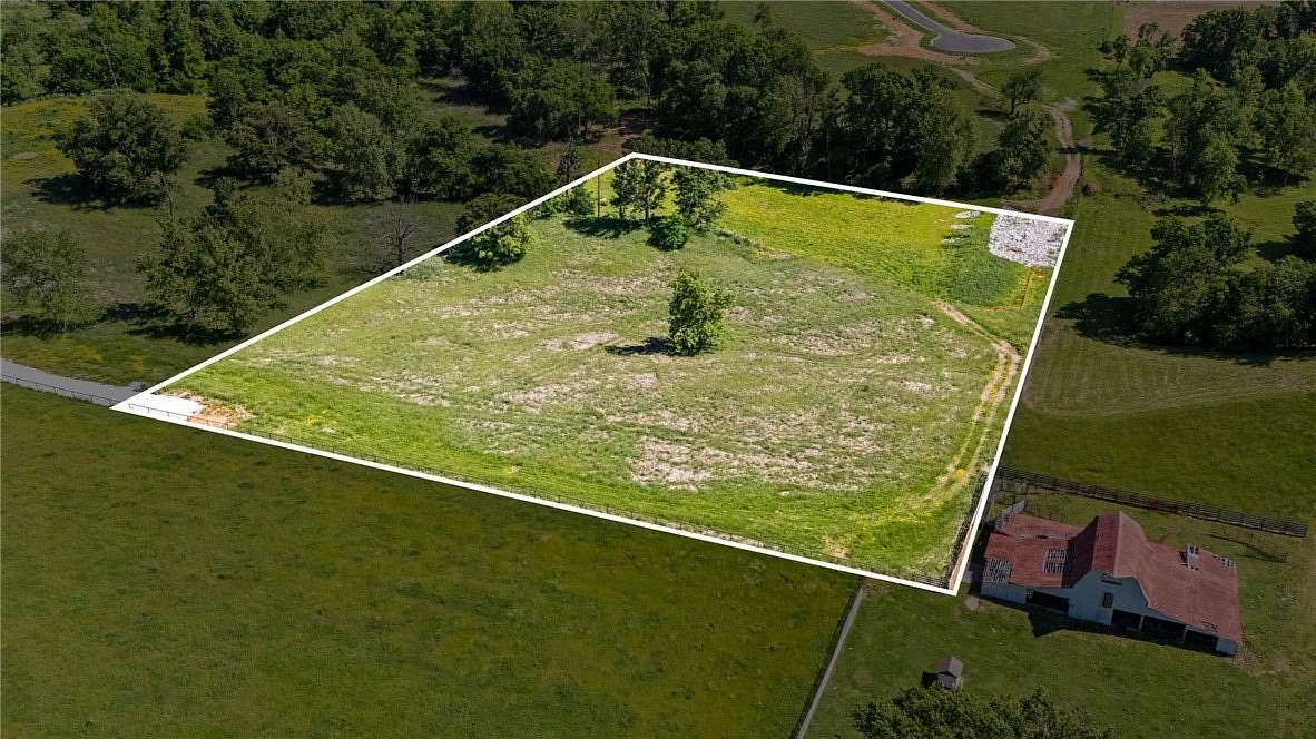4 Acres of Residential Land for Sale in Fayetteville, Arkansas