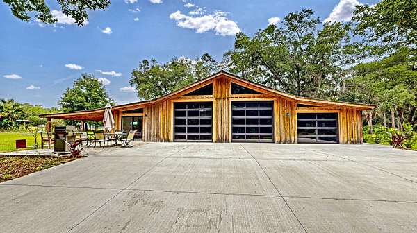 4.64 Acres of Land with Home for Sale in Pomona Park, Florida