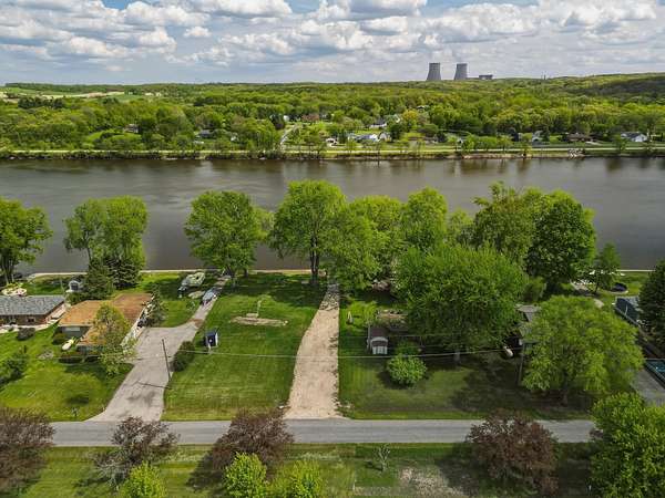 0.25 Acres of Residential Land for Sale in Oregon, Illinois