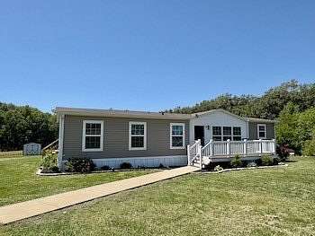 10 Acres of Land with Home for Sale in Norris City, Illinois