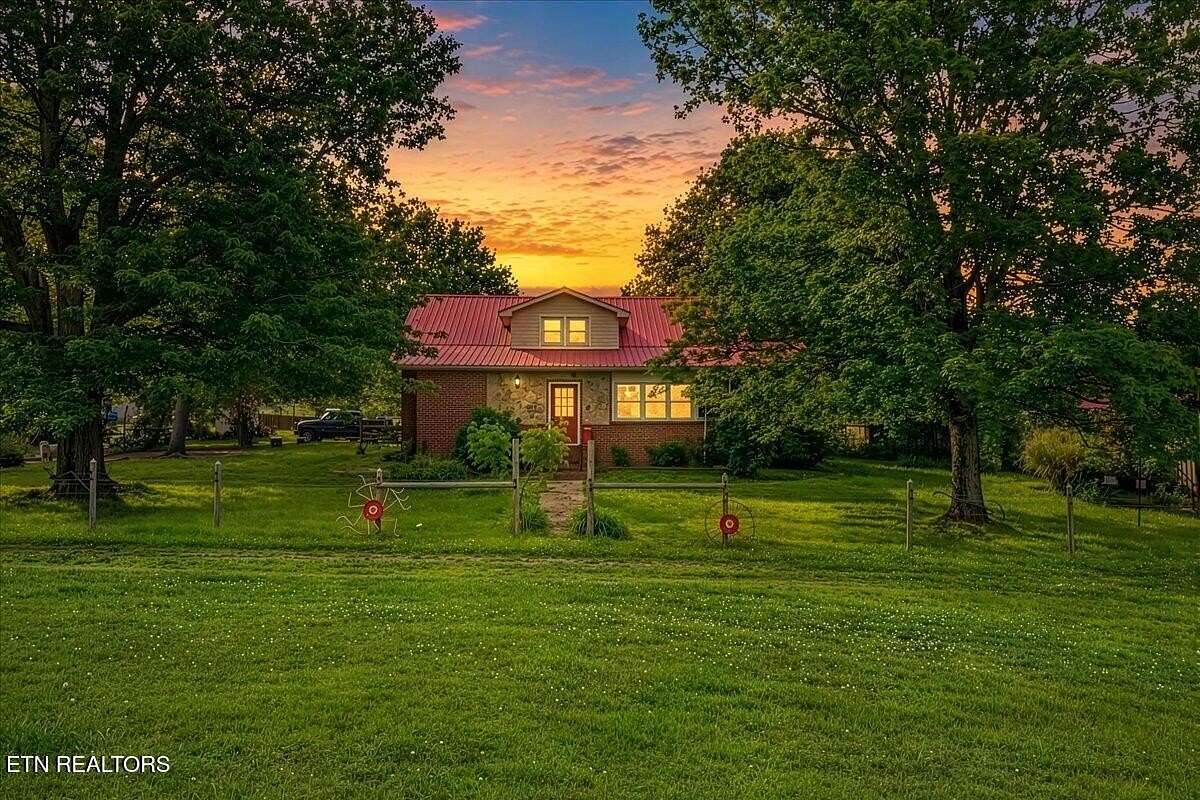71.1 Acres of Land with Home for Sale in Philadelphia, Tennessee