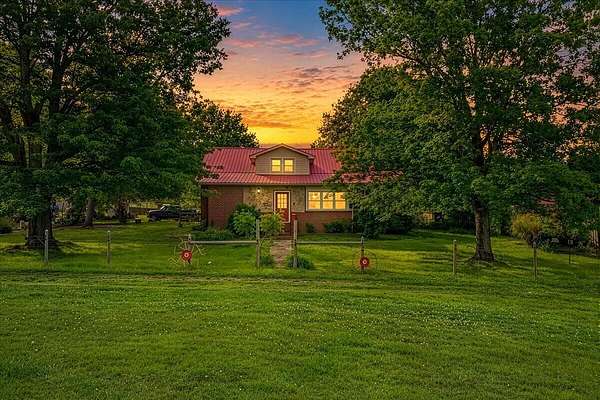 71.1 Acres of Land with Home for Sale in Philadelphia, Tennessee