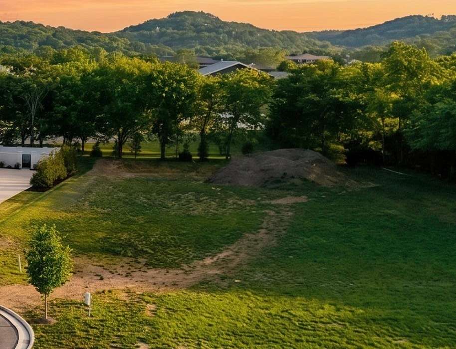 0.9 Acres of Residential Land for Sale in Brentwood, Tennessee