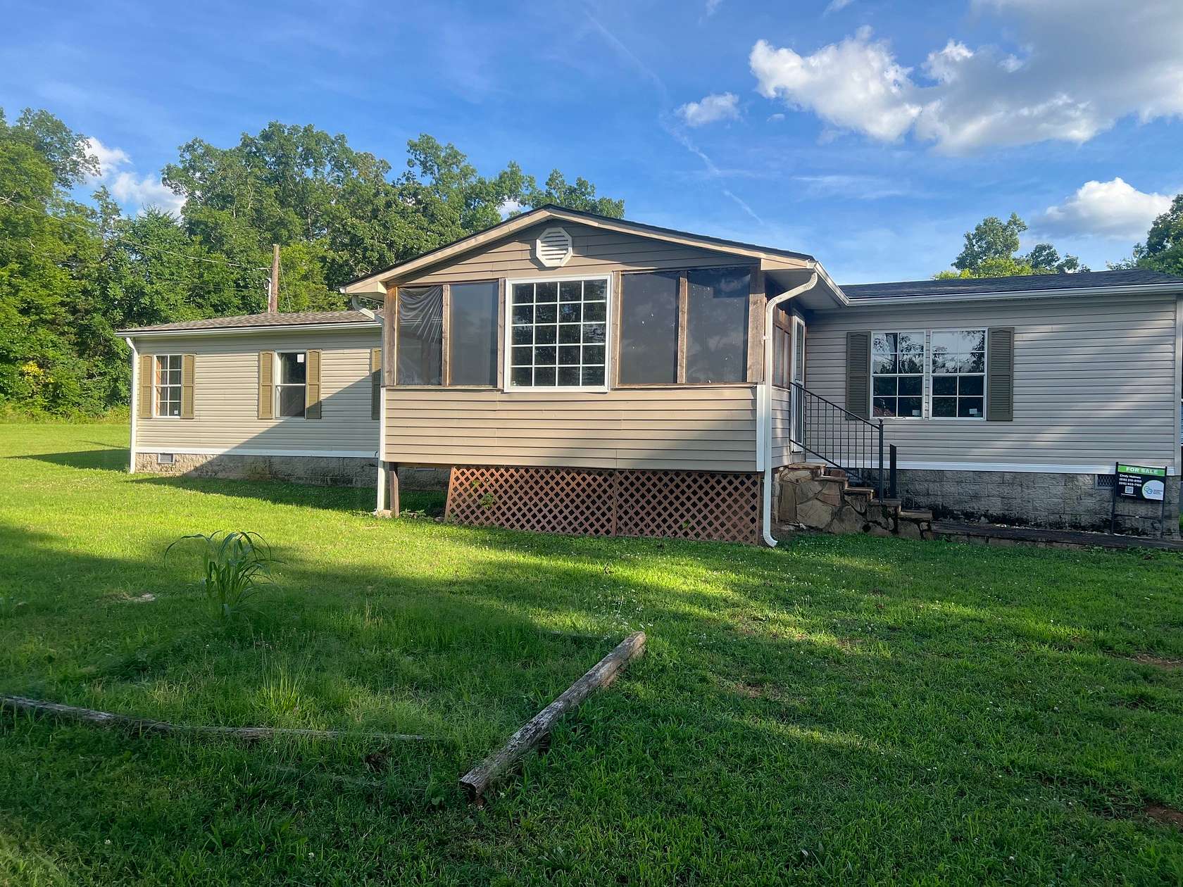 1.5 Acres of Land with Home for Sale in La Vergne, Tennessee