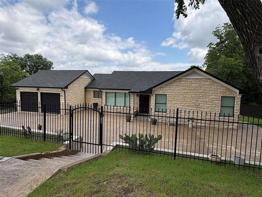 2.46 Acres of Land with Home for Sale in Fort Worth, Texas