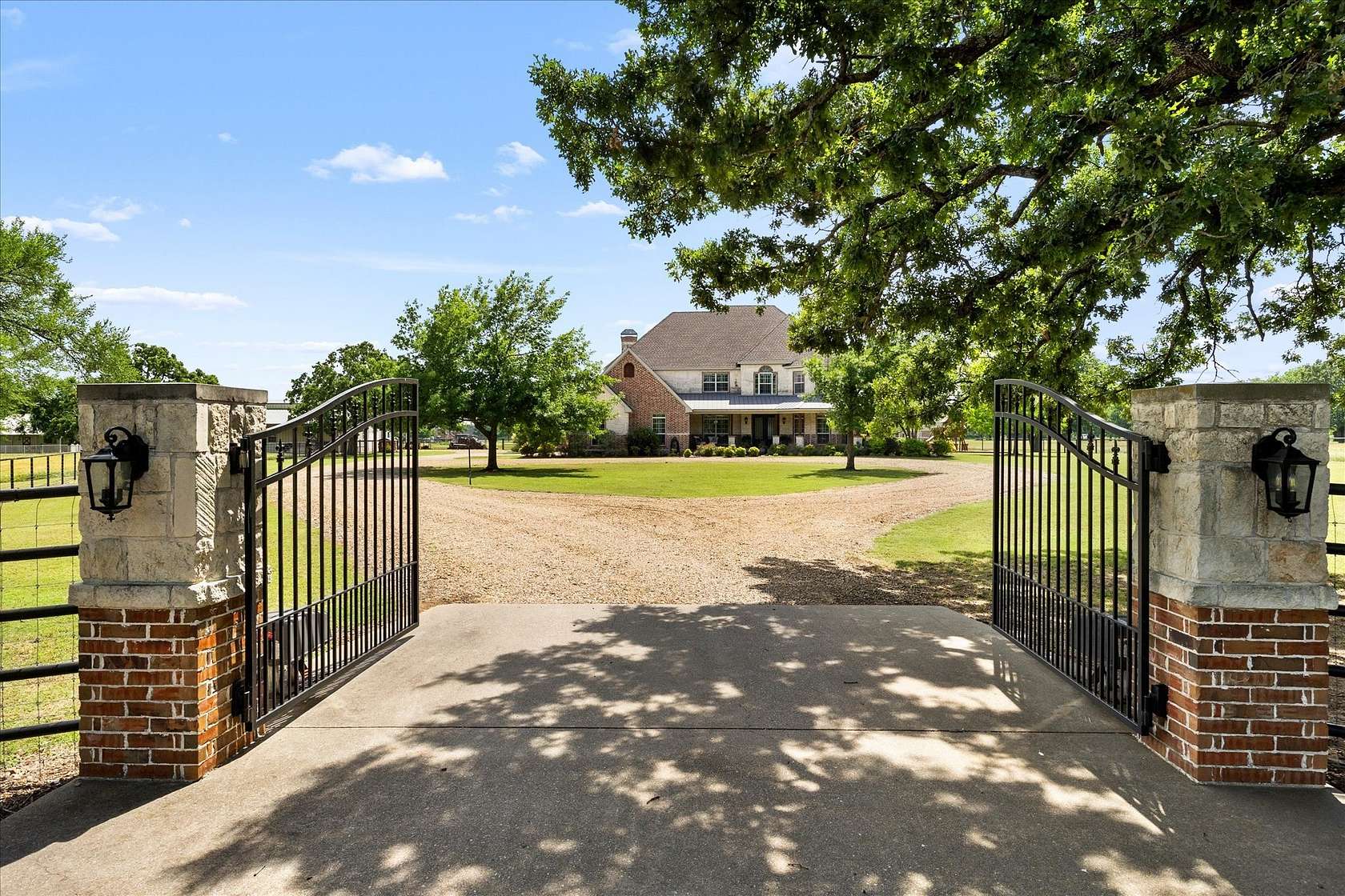 6.38 Acres of Land with Home for Sale in Post Oak Bend, Texas