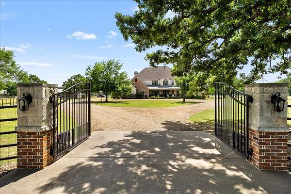 6.38 Acres of Land with Home for Sale in Post Oak Bend, Texas