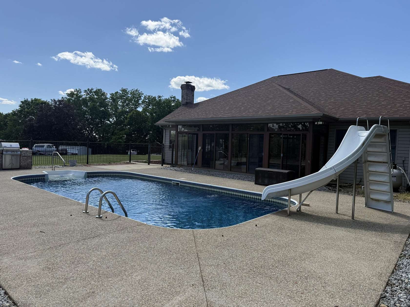 13.4 Acres of Land with Home for Sale in Richmond, Kentucky