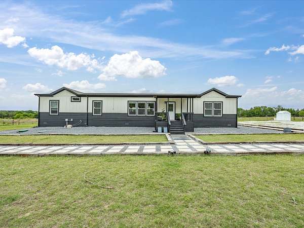 26.6 Acres of Land with Home for Sale in Bowie, Texas