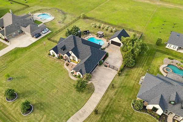 1.5 Acres of Land with Home for Sale in Rockwall, Texas
