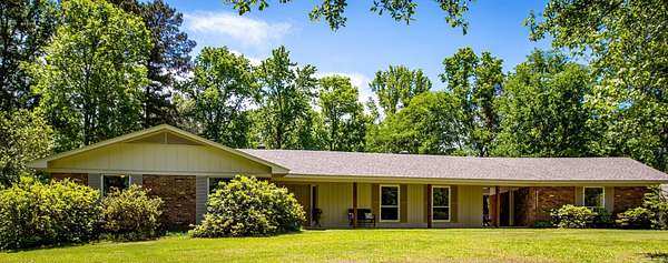 4.62 Acres of Land with Home for Sale in Arkadelphia, Arkansas