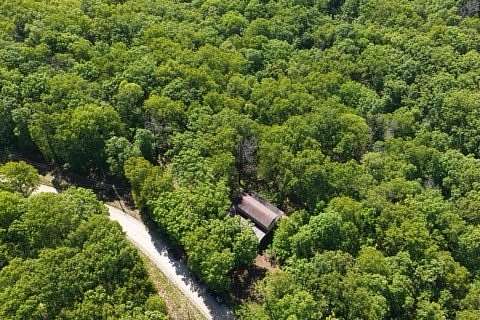 8 Acres of Residential Land for Sale in Lincoln, Missouri