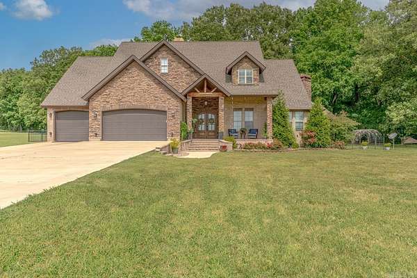 6.36 Acres of Land with Home for Sale in Jonesboro, Arkansas