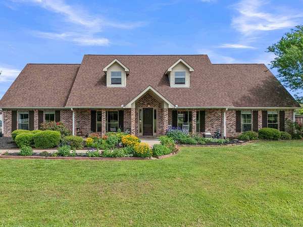 4.42 Acres of Land with Home for Sale in Marshall, Texas
