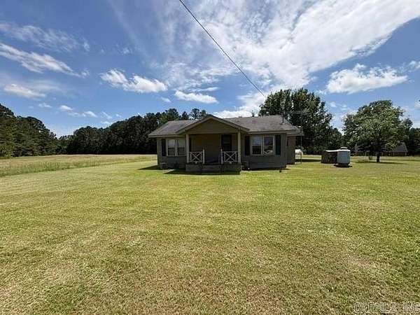 12 Acres of Land with Home for Sale in Prescott, Arkansas