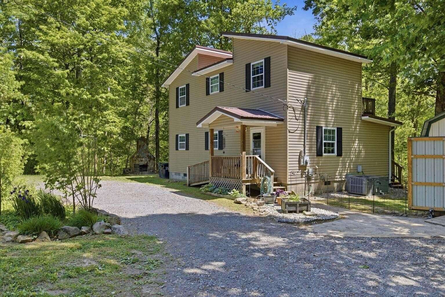 2.9 Acres of Land with Home for Sale in Dunlap, Tennessee