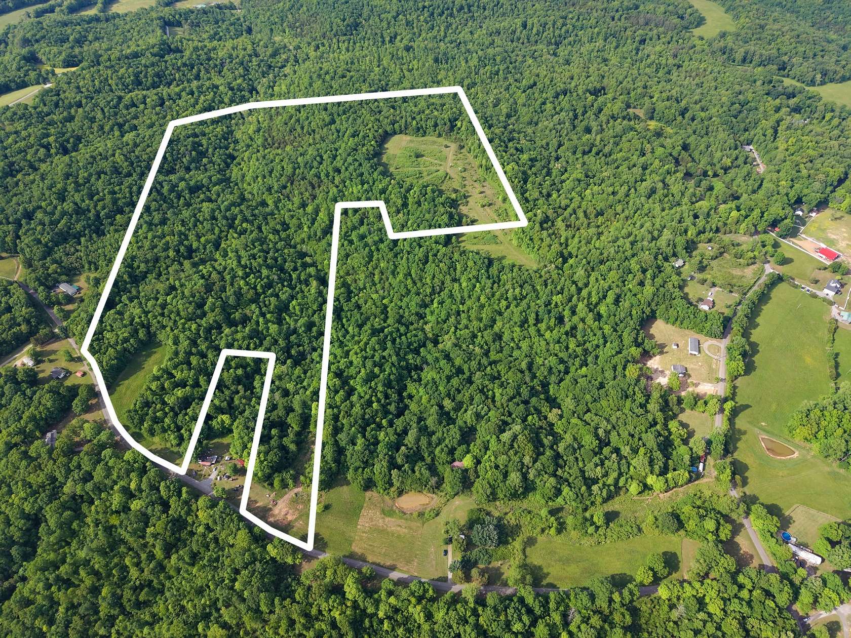 80 Acres of Land for Sale in Charlotte, Tennessee