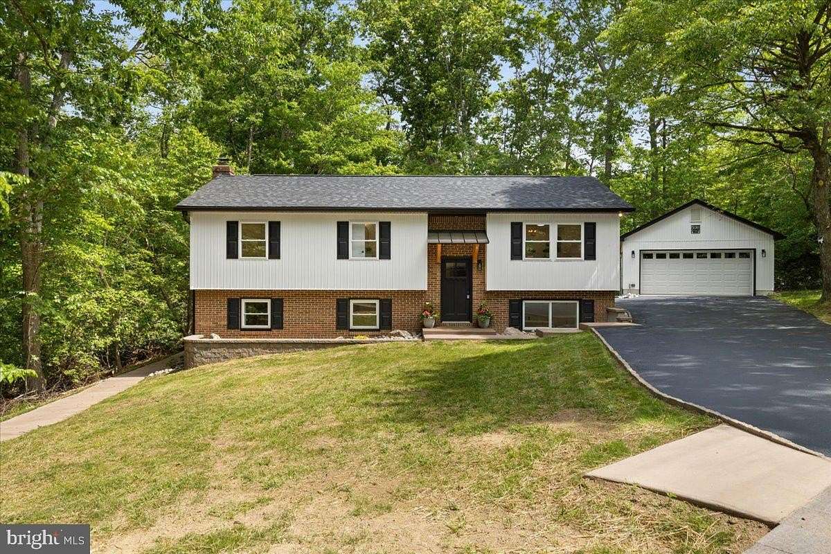 2 Acres of Land with Home for Sale in Lexington Park, Maryland
