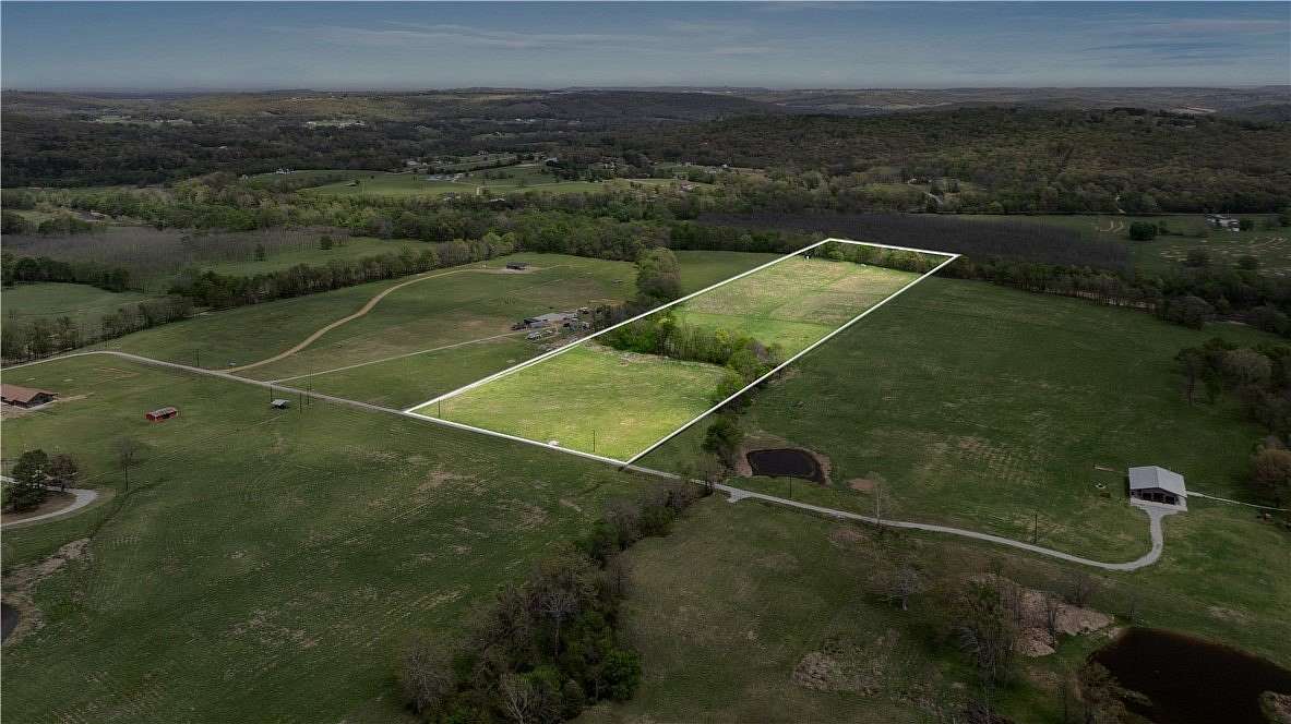20 Acres of Agricultural & Residential Land for Sale in Fayetteville, Arkansas