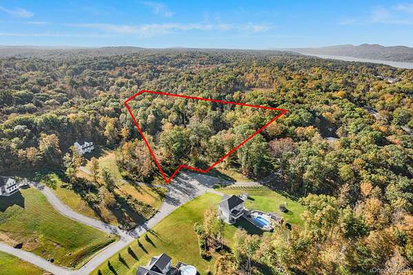 2.38 Acres of Land with Home for Sale in Staatsburg, New York