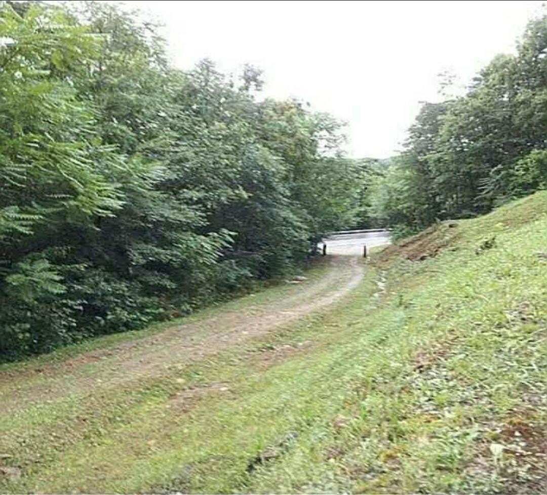 2.43 Acres of Commercial Land for Sale in Calvin, Kentucky