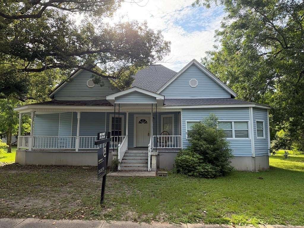 2.1 Acres of Land with Home for Sale in Cairo, Georgia