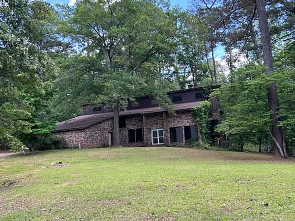 6.75 Acres of Land with Home for Sale in Camden, Arkansas