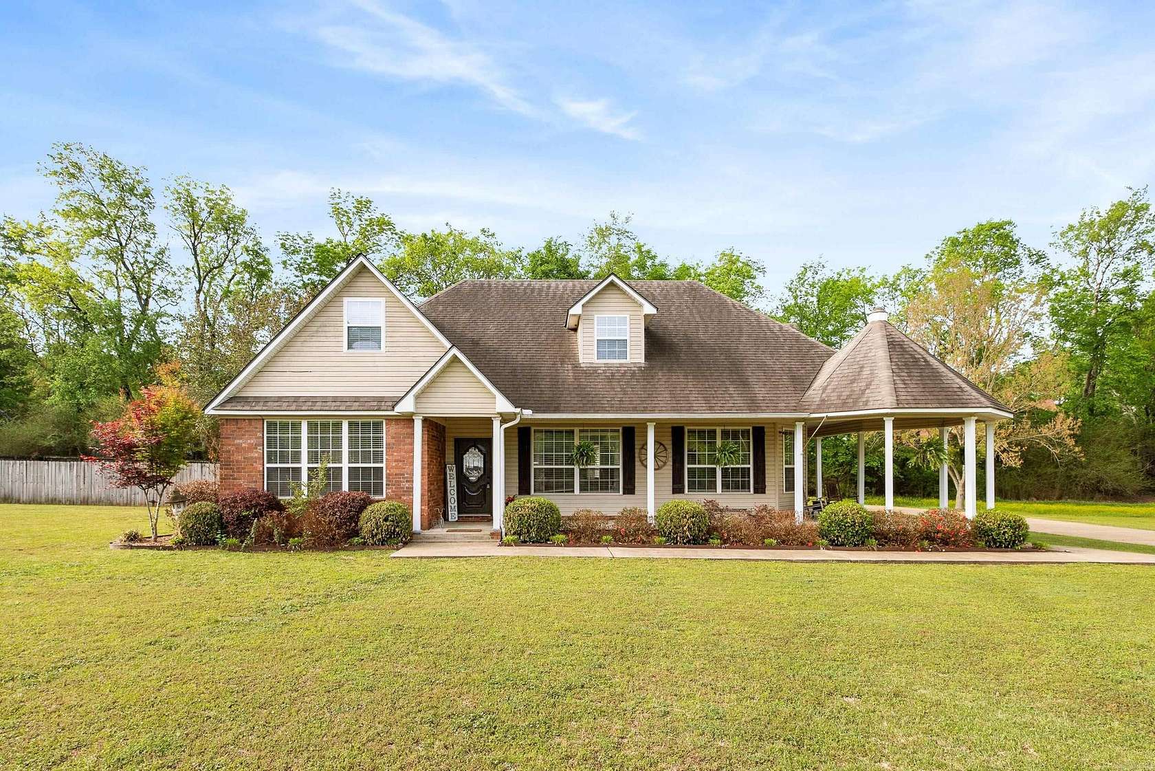 1.58 Acres of Land with Home for Sale in Malvern, Arkansas