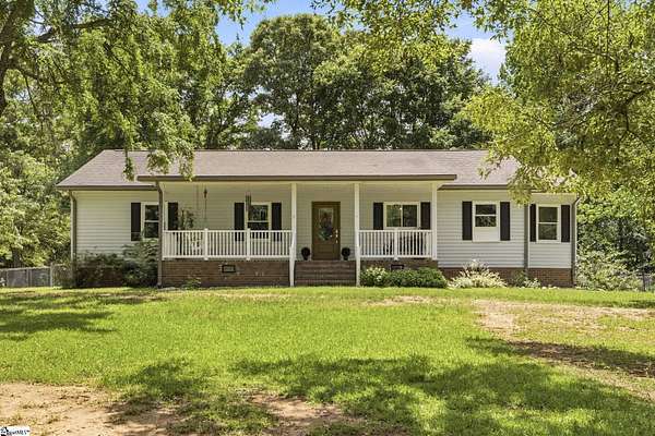 18.7 Acres of Land with Home for Sale in Laurens, South Carolina