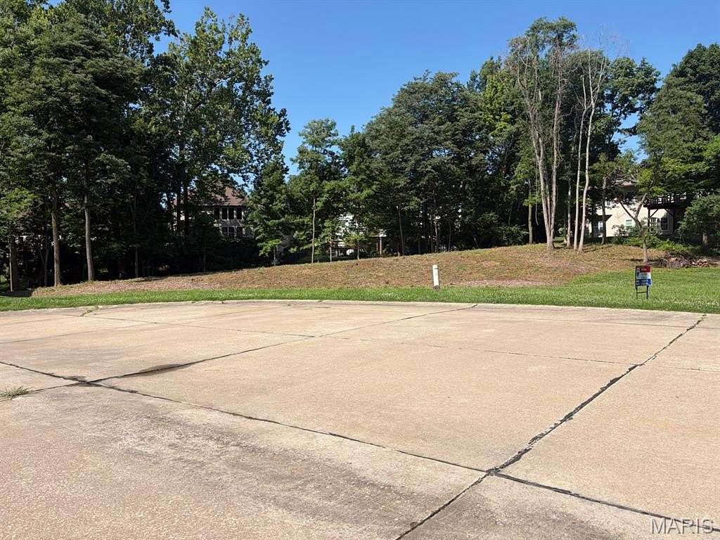 0.58 Acres of Residential Land for Sale in Glen Carbon, Illinois