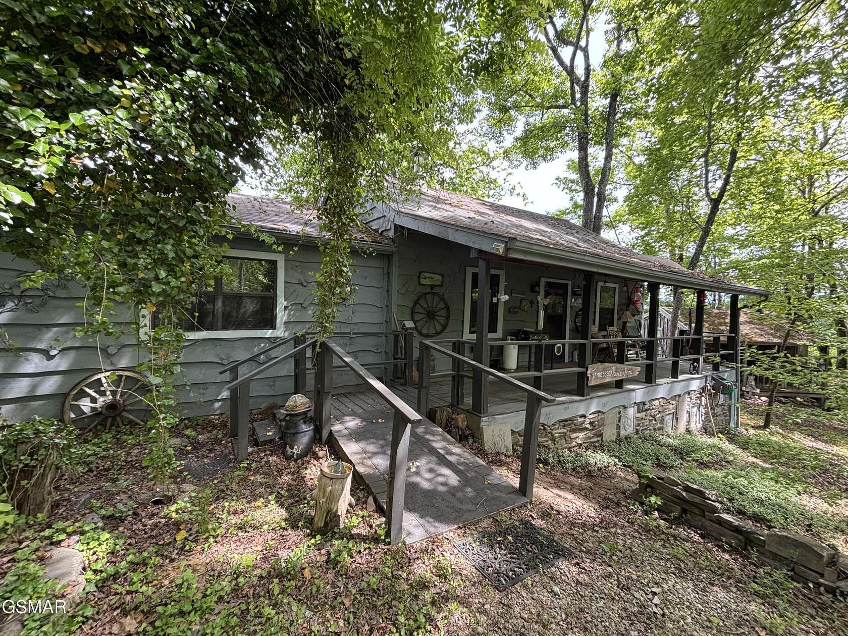 7 Acres of Land with Home for Sale in Del Rio, Tennessee