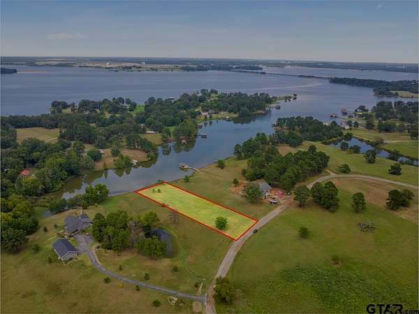 1.13 Acres of Residential Land for Sale in Pittsburg, Texas