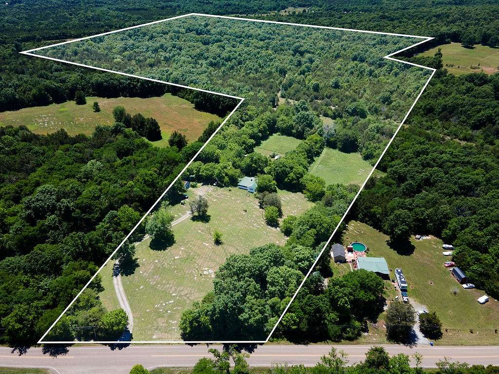 55.9 Acres of Land for Sale in Lewisburg, Tennessee