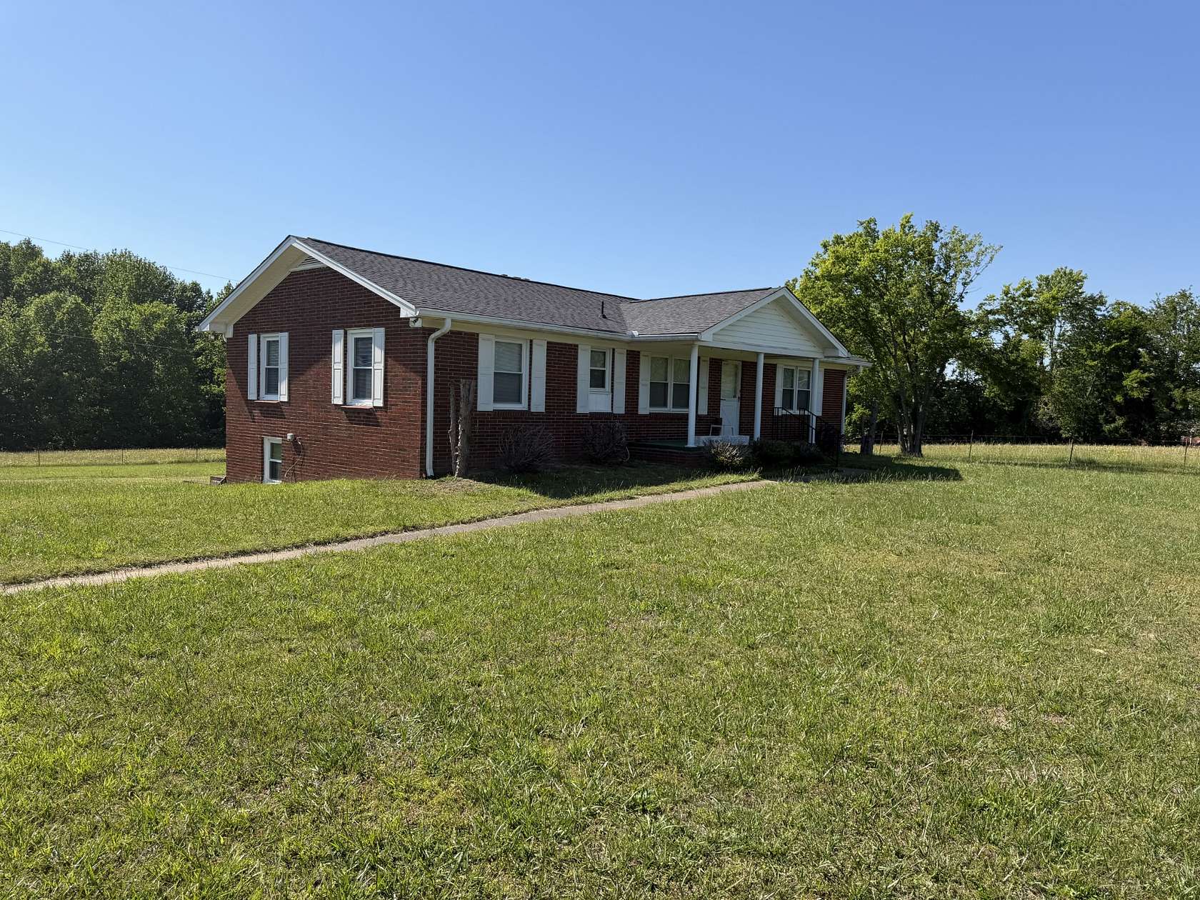 6.22 Acres of Land with Home for Sale in Greenbrier, Tennessee
